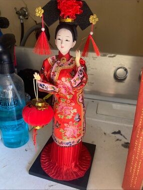 Source Unknown Red and Pink Chinese Lady Figurine with Lantern